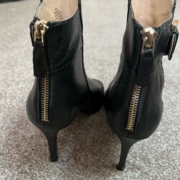 Nine West Kirsten Peep Toe Black Leather Bootie Size 8 - Picture 4 of 6